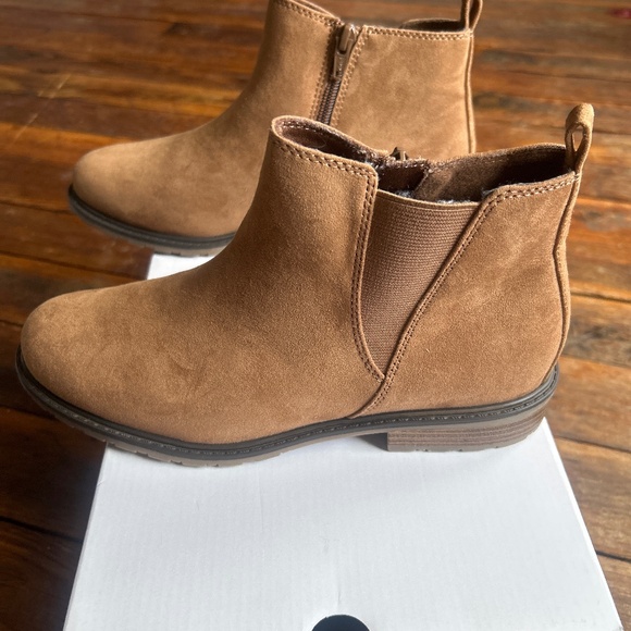 Boots - Picture 1 of 2